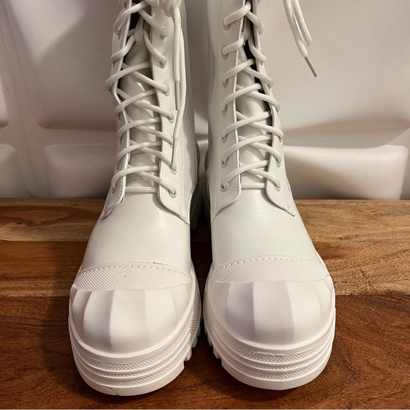 New combat boots - Picture 3 of 5